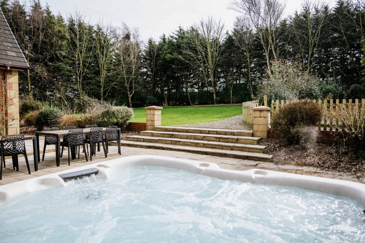 The Farmhouse at Ream Hills - Luxurious Private Hot Tub